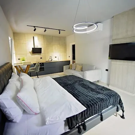 The House Of Flowers Σκόδρα